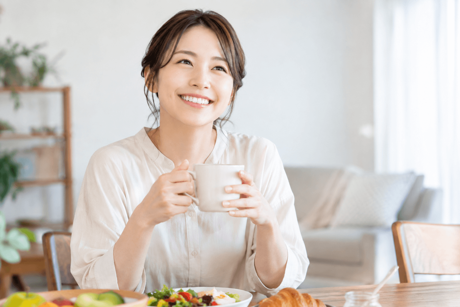 札幌でホワイトニング後の食事や色戻りについて相談するイメージ